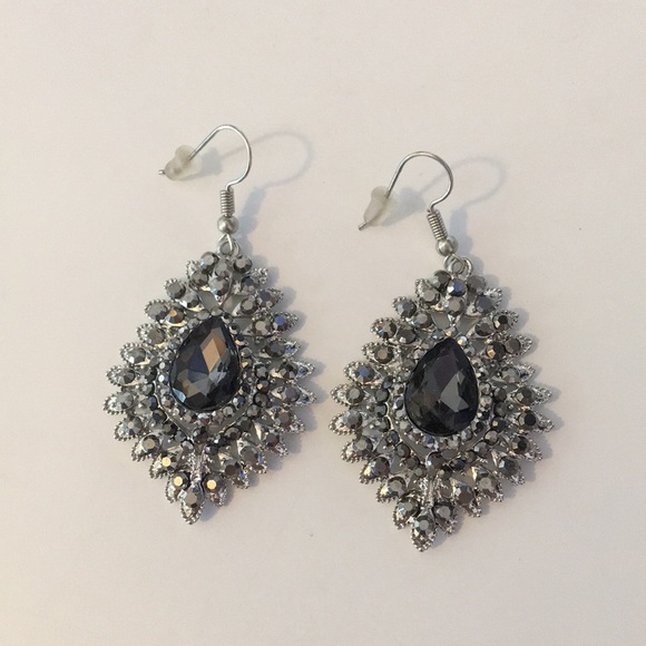 Paparazzi gunmetal bling earrings
